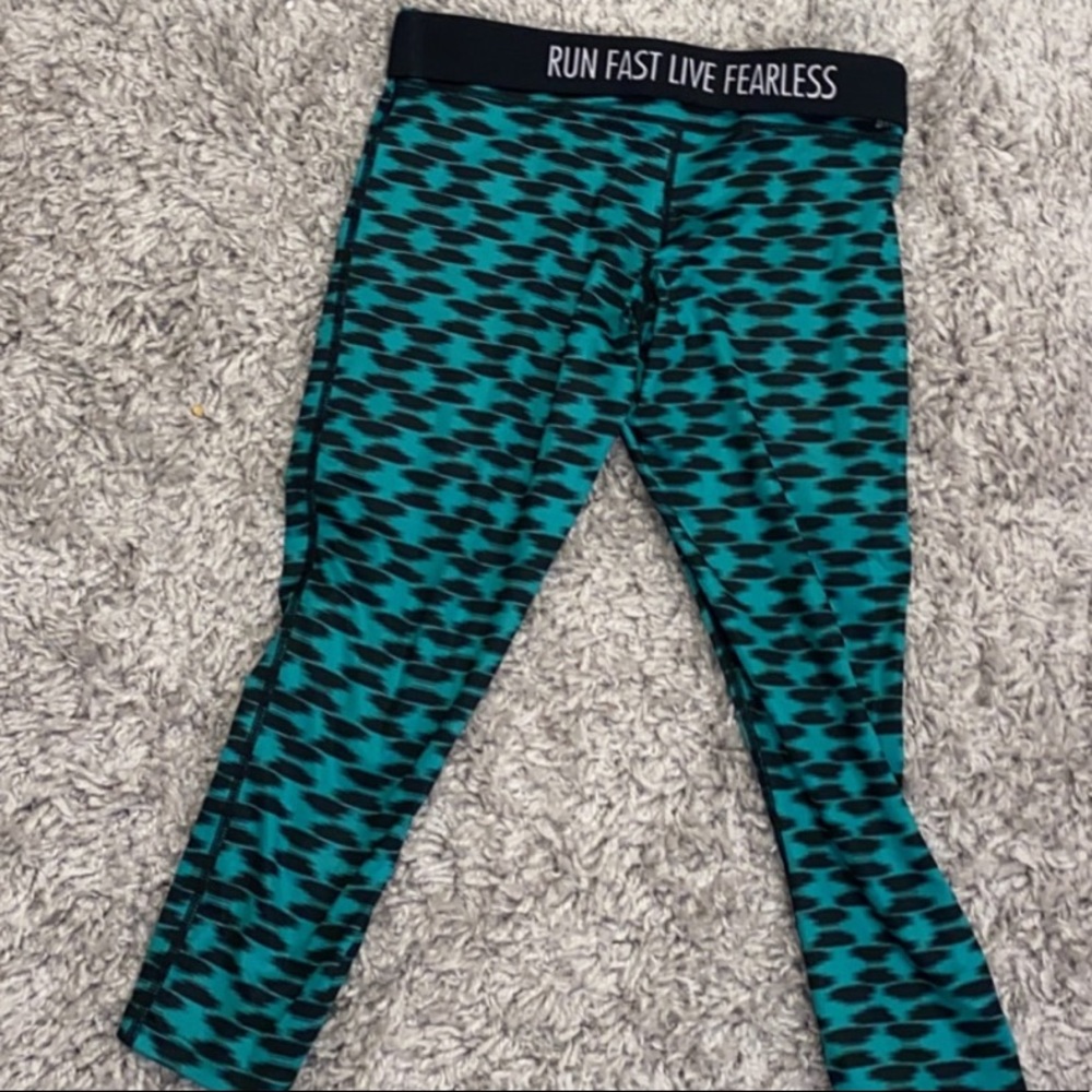 Nike Dri- Fit Capri - Picture 3 of 4